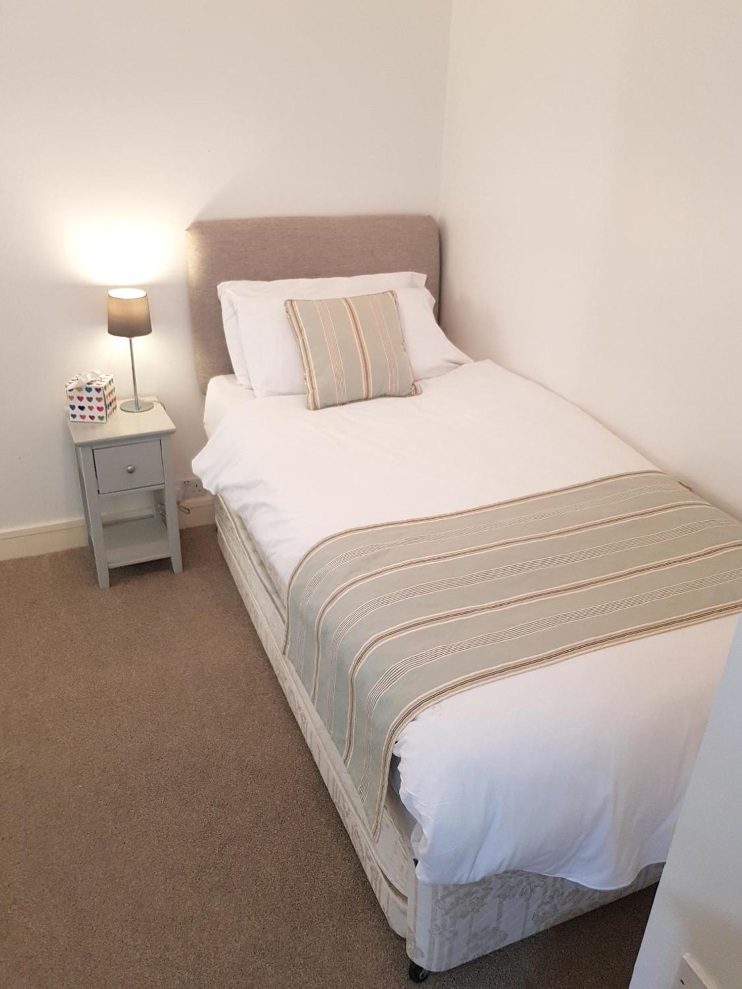 Ferry House Inn Milford Haven Room photo