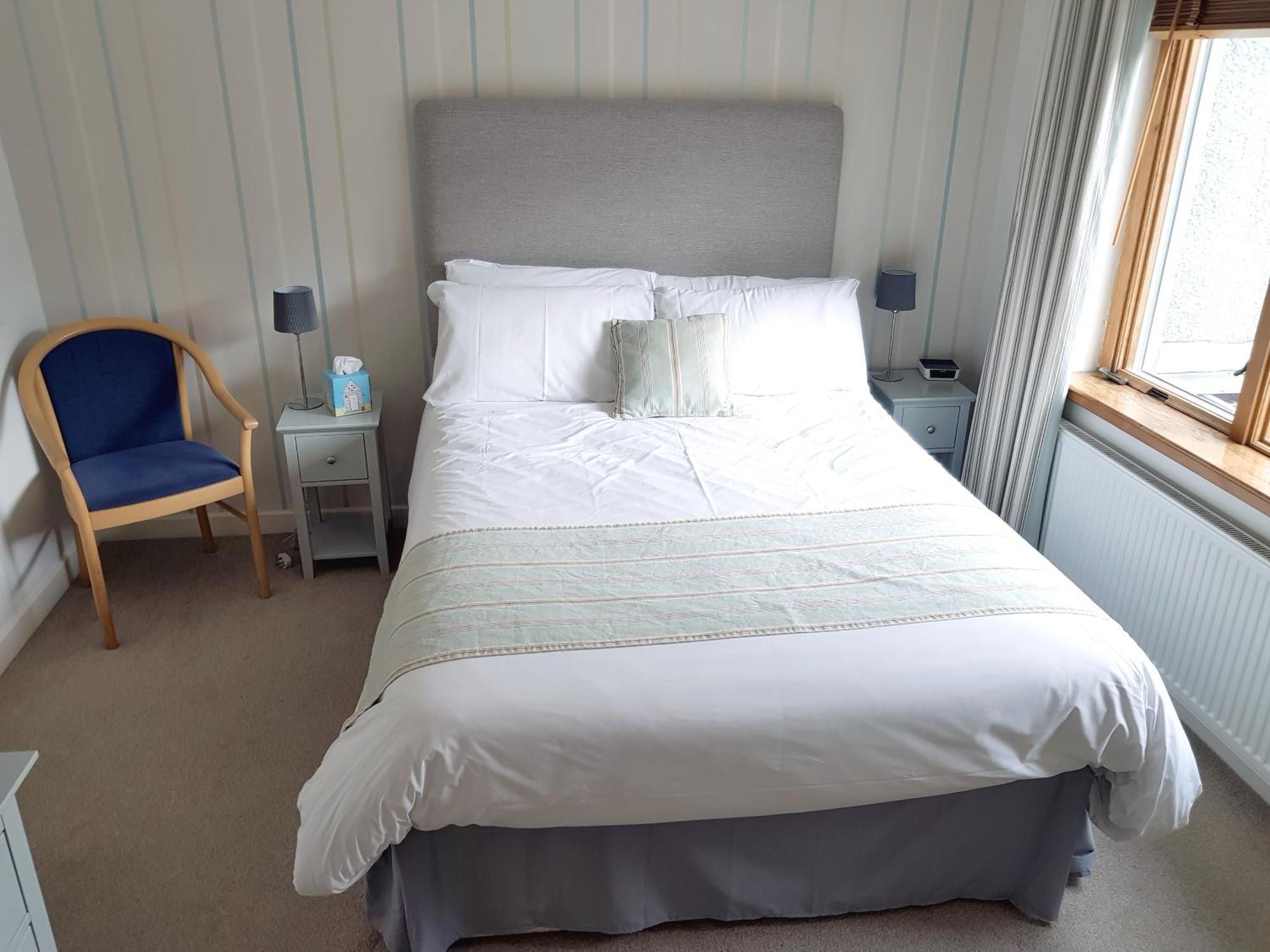 Ferry House Inn Milford Haven Room photo