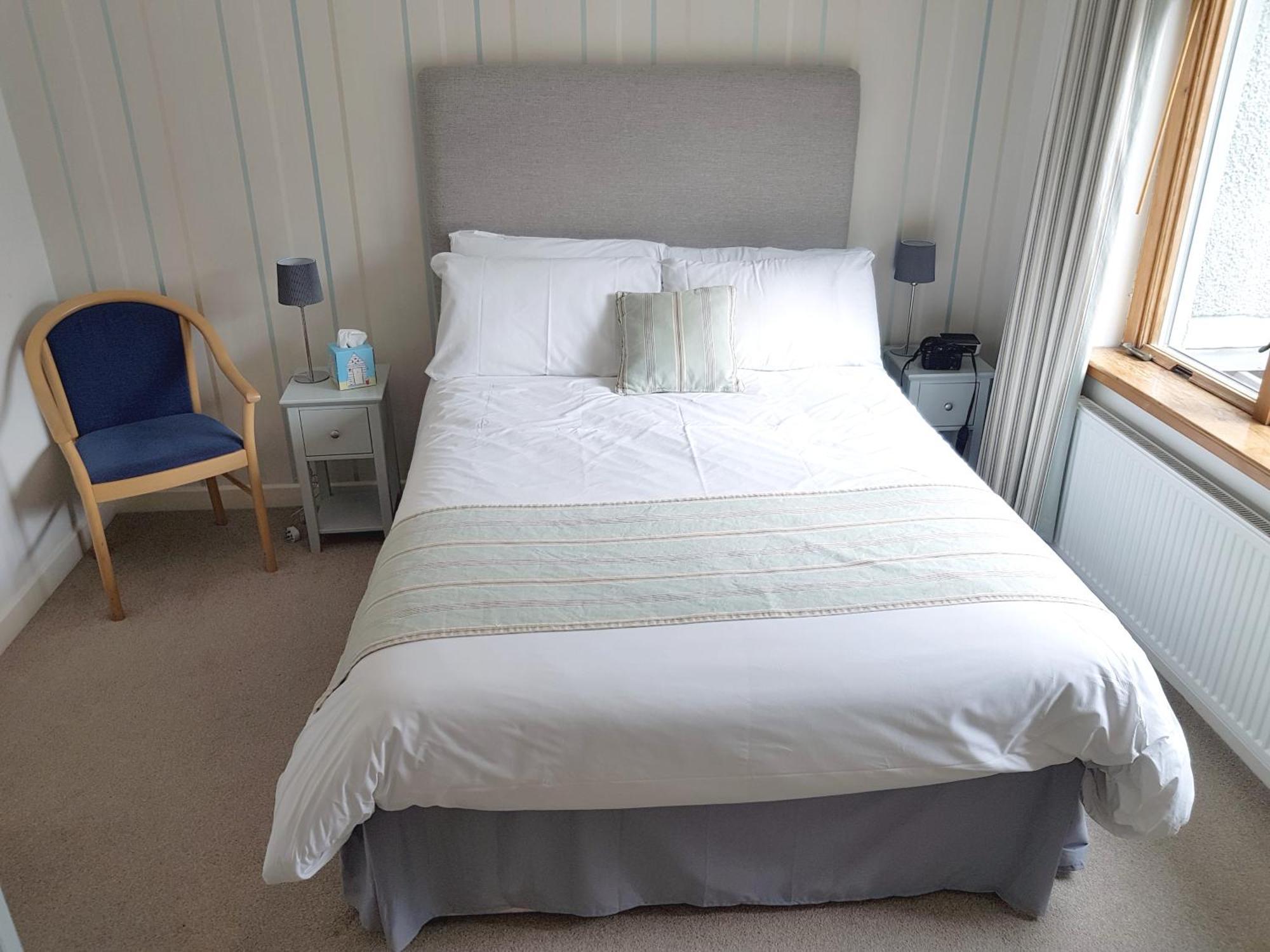 Ferry House Inn Milford Haven Room photo
