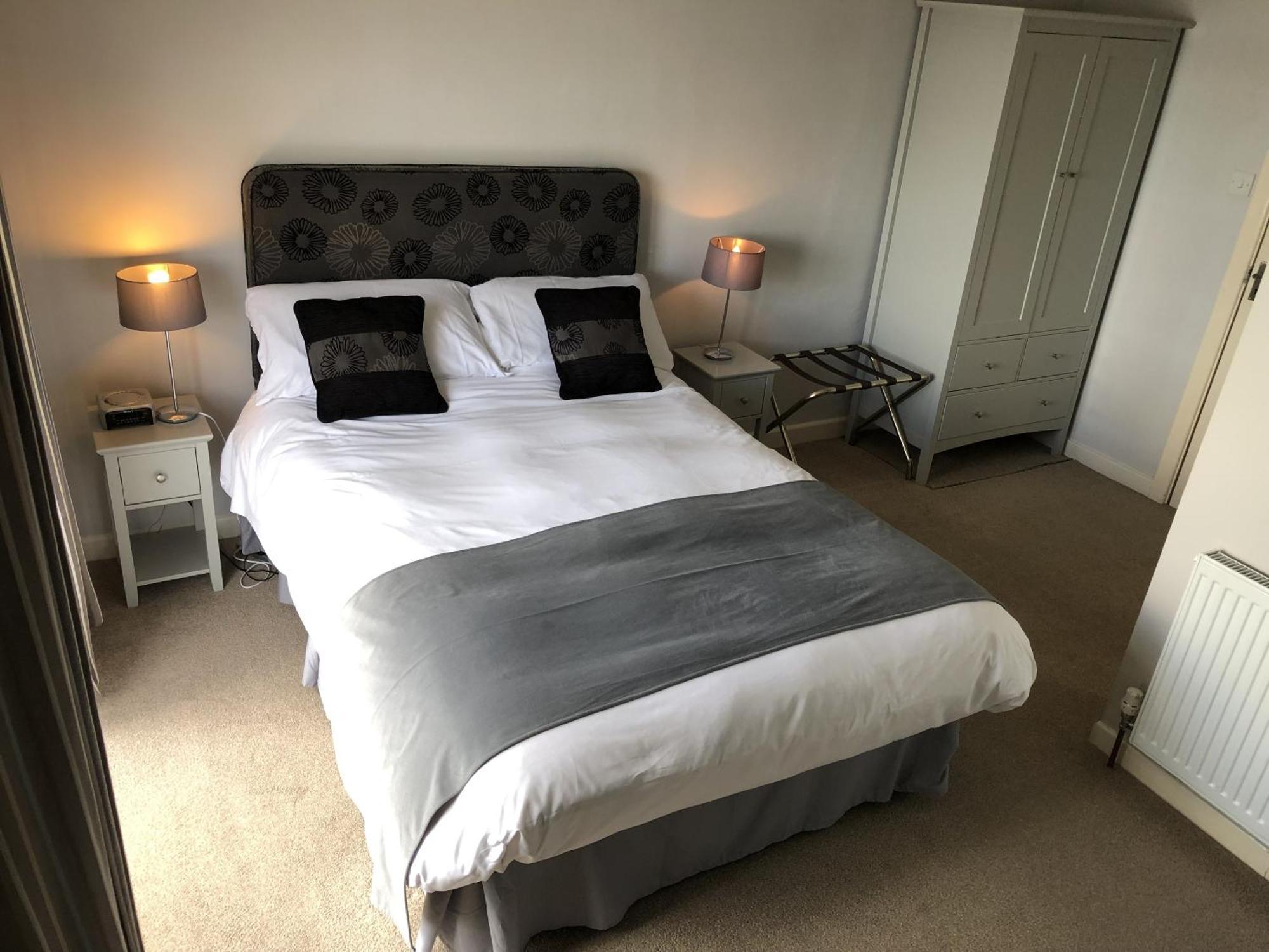 Ferry House Inn Milford Haven Room photo